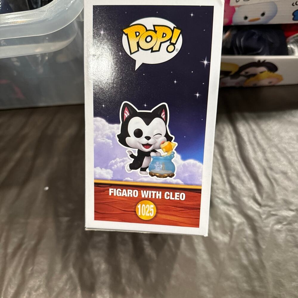 Figaro with cleo funko pop 1025. Listing #1 - Picture 2 of 6